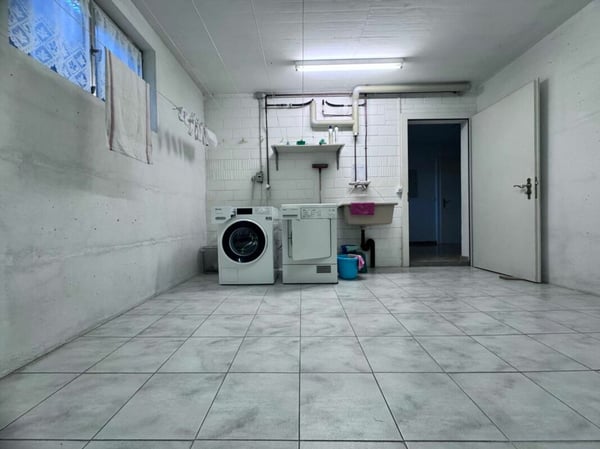 Gepflegtes MFH in Topzustand, solide Mieterschaft, schöne Lage 32