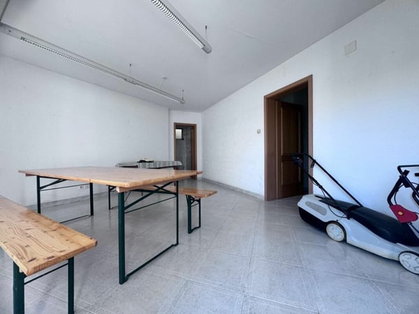 Gepflegtes MFH in Topzustand, solide Mieterschaft, schöne Lage 30