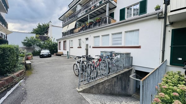 Attraktive Gewerbefläche (über 240 m²) mit Terrasse & 8 Parkplätzen 3
