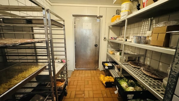 Attraktive Gewerbefläche (über 240 m²) mit Terrasse & 8 Parkplätzen 16