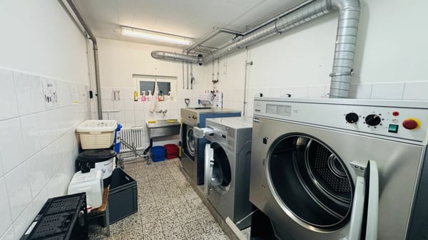 Attraktive Gewerbefläche (über 240 m²) mit Terrasse & 8 Parkplätzen 14