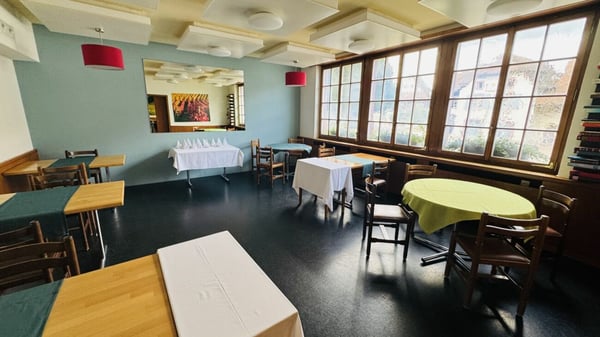 Attraktive Gewerbefläche (über 240 m²) mit Terrasse & 8 Parkplätzen 10