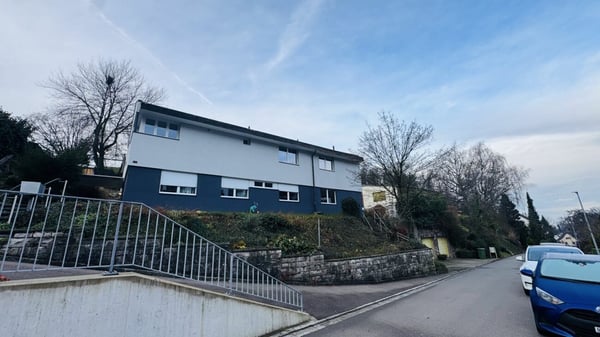 Gepflegte 1.5-Zimmer-Maisonette mit Garten & eigener WM/TU im 2-Familienhaus - per sofort 1