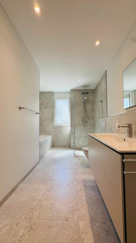 Neubau-Wohnung im 1. OG (w2), Balkon, Lift, Keller und 1 AEHP
