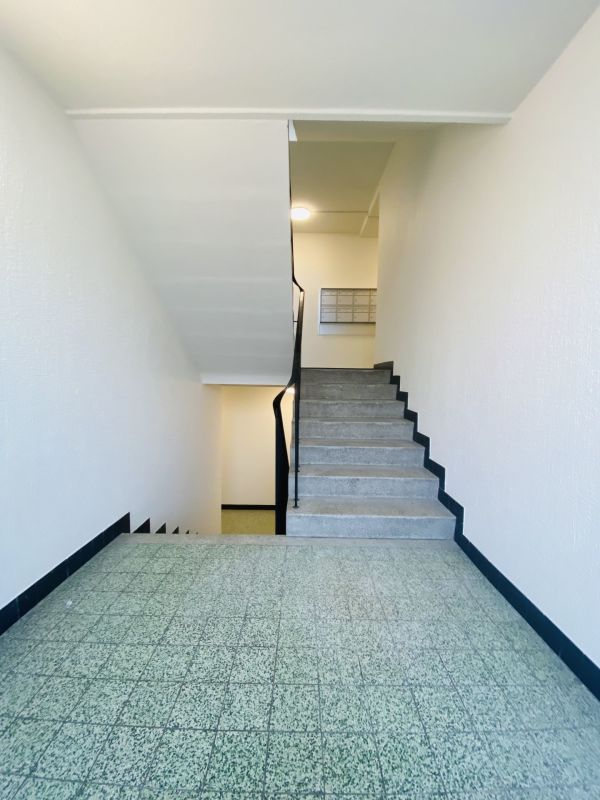 Total renovierte 2.5-Zimmer mit Balkon und Kellerabteil (1013)