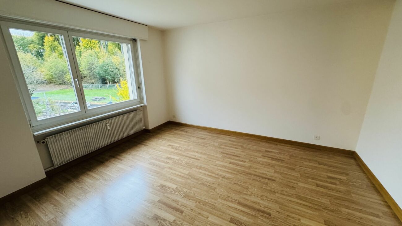 2.5-Zimmer: Balkon, Aussicht, Kellerabteil - per sofort