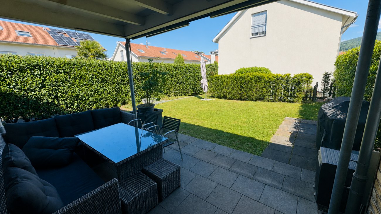 Eck-Einfamilienhaus im Baurecht mit Garten, Hobbyraum und Einstellhallenplatz