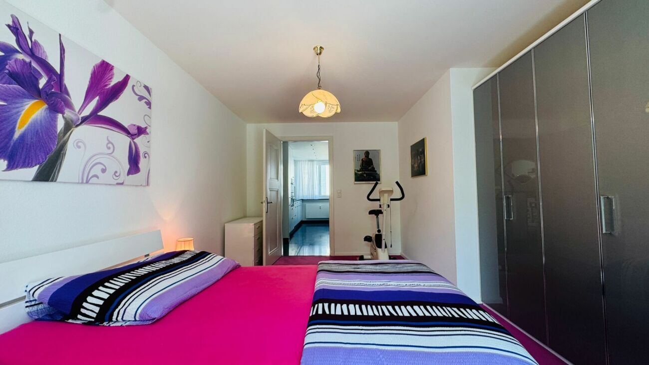 Gepflegte 3.5-Zimmerwohnung in Binningen mit Lift, 12 m² Balkon und eigenem Waschturm