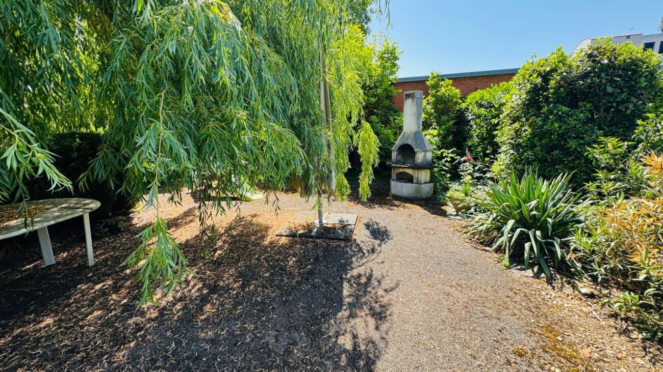 Grosszügige 5.5-Zimmer-Wohnung mit mehreren Balkonen, Carport, Parkplatz & viel Stauraum