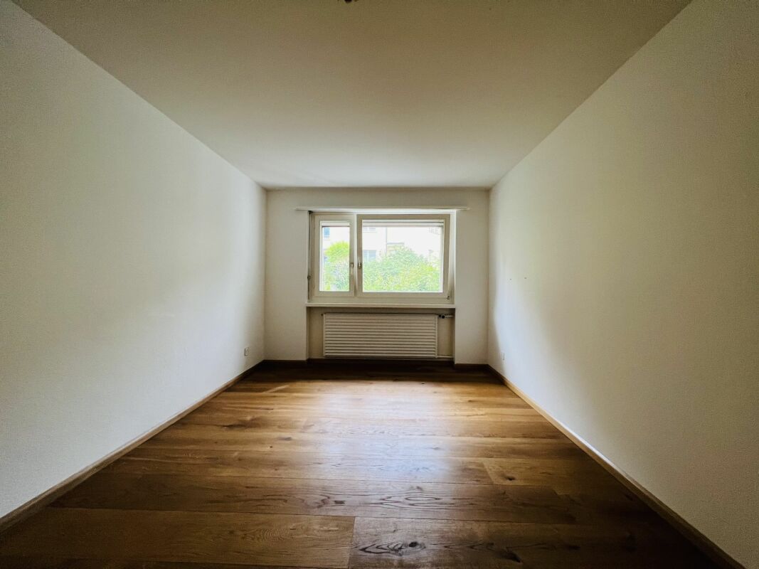 4.5-Einfamilienhaus mit Garten, Garagen-Box, Parkplatz an guter Lage