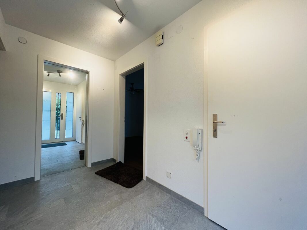 4.5-Einfamilienhaus mit Garten, Garagen-Box, Parkplatz an guter Lage