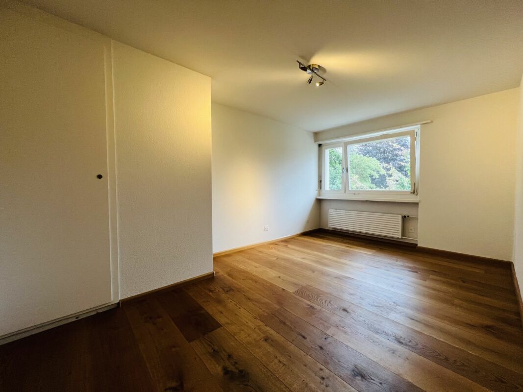 4.5-Einfamilienhaus mit Garten, Garagen-Box, Parkplatz an guter Lage
