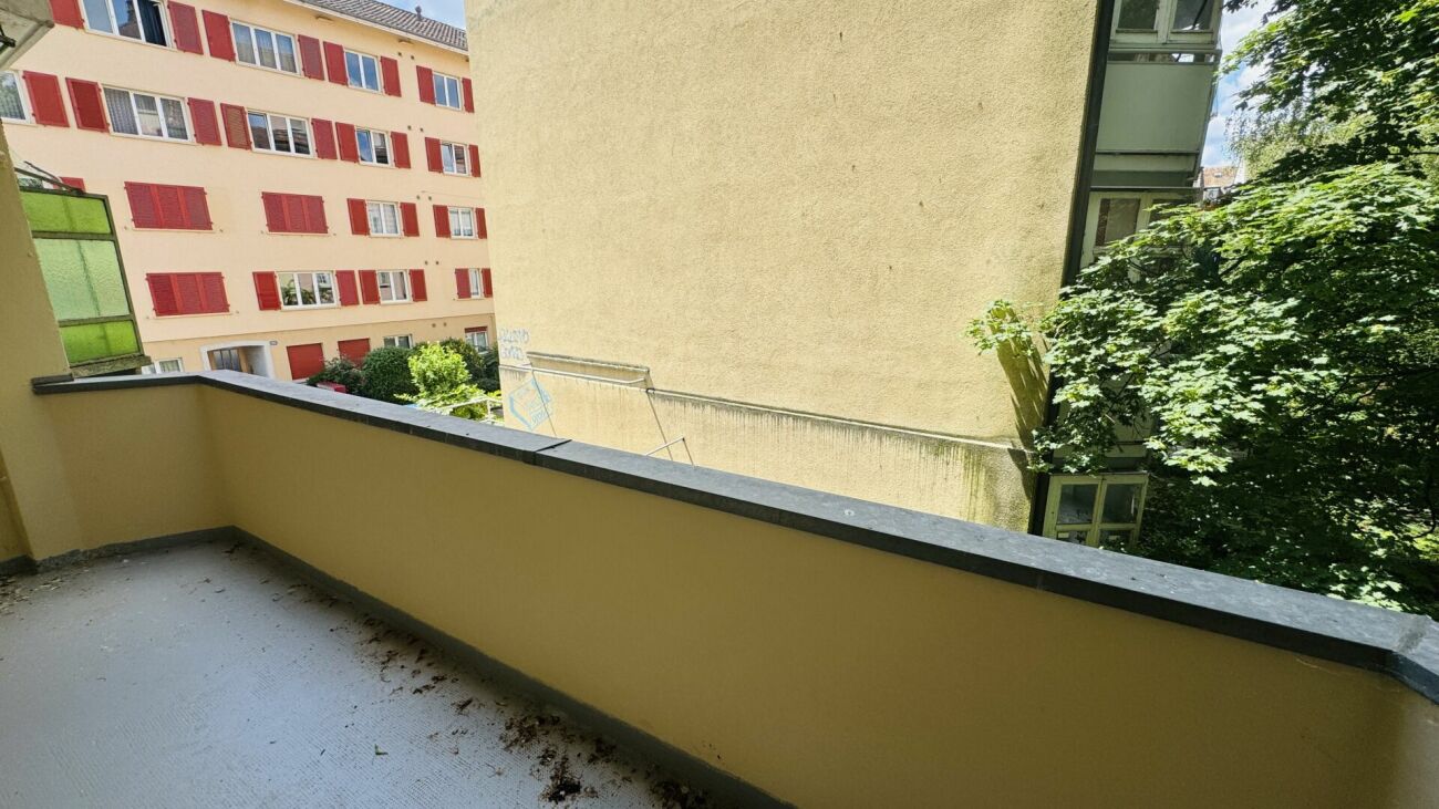 Erstbezug 2.5-Zimmer mit eigener WM/TU, grossem Balkon und Kellerabteil