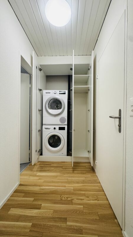 Erstbezug 2.5-Zimmer mit eigener WM/TU, grossem Balkon und Kellerabteil