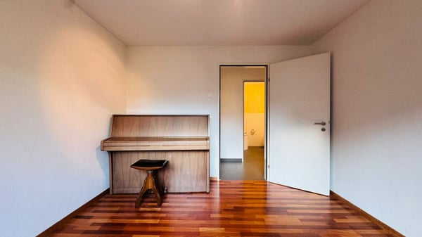 Gepflegte 5.5-Zimmer-Garten-Maisonettewohnung mit Wintergarten, Sitzplatz und Tiefgaragenplatz 9