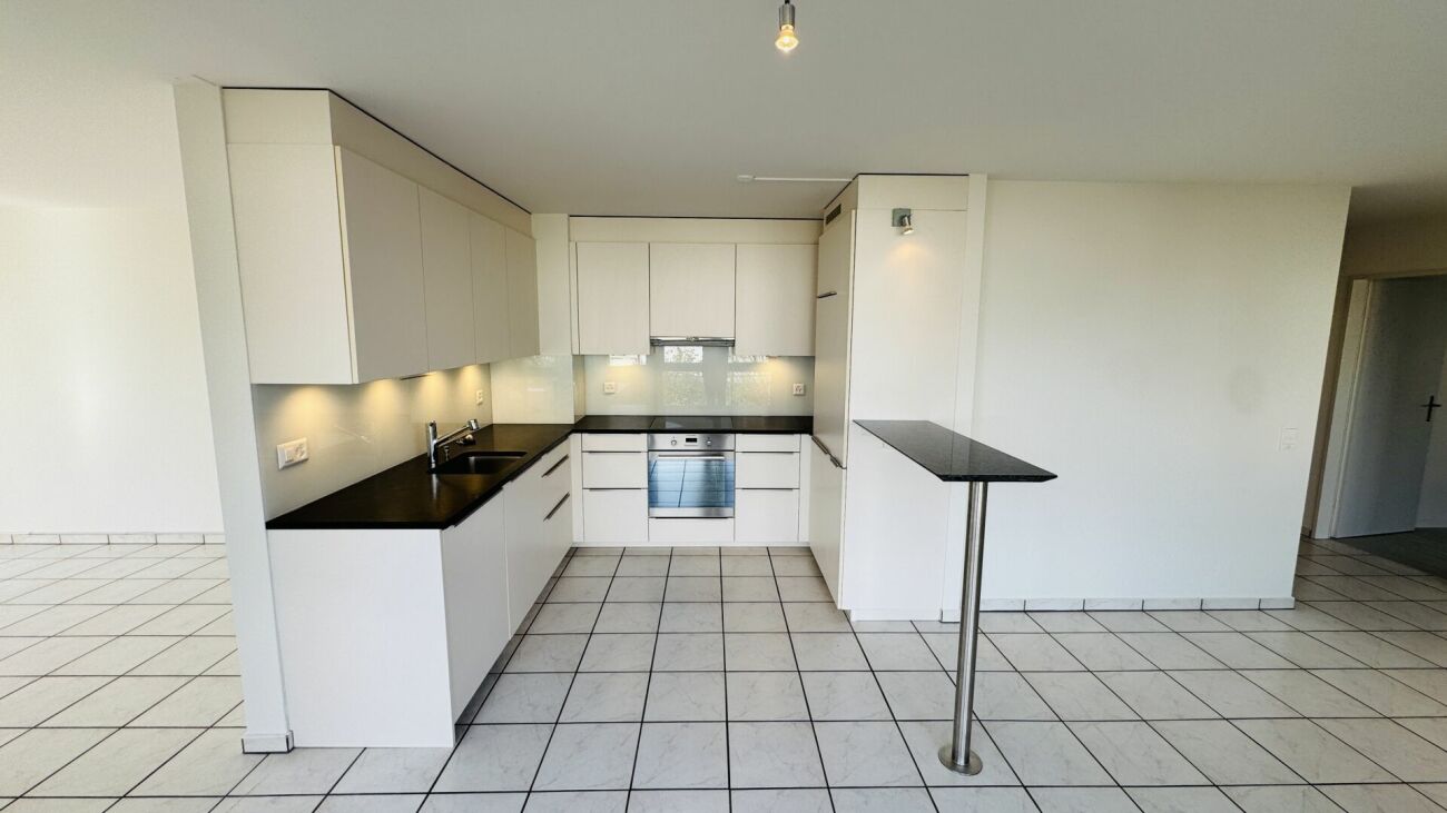Schöne 2.5-Zimmerwohnung mit Lift, Balkon, Keller, AEP und eigener WM/TU