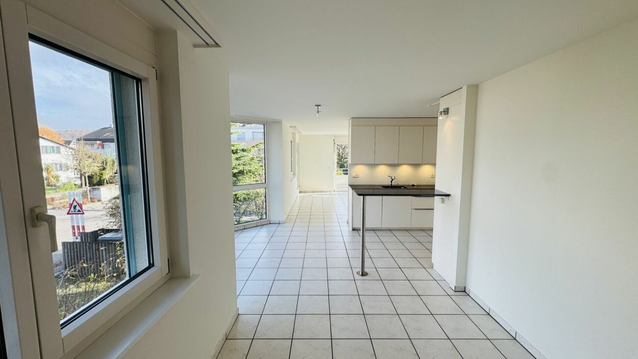 Schöne 2.5-Zimmerwohnung mit Lift, Balkon, Keller, AEP und eigener WM/TU