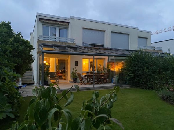 SCHÖNES 6.5-ZIMMER-DOPPEL-EINFAMILIENHAUS MIT WINTERGARTEN, GARTEN & PARKIERUNG AN TOPLAGE 27