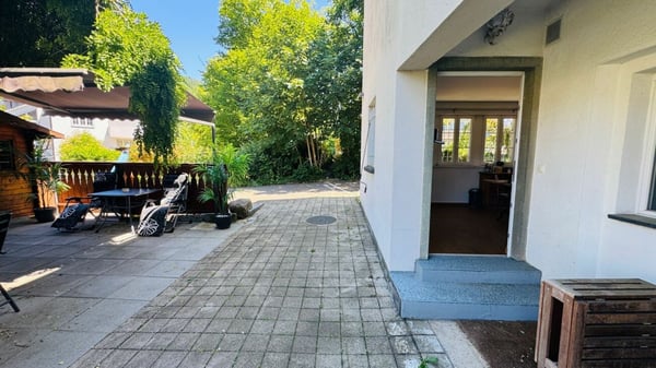 Gut sichtbare Gewerbefläche in Liestal mit Küche, Keller und Parkplatz 10