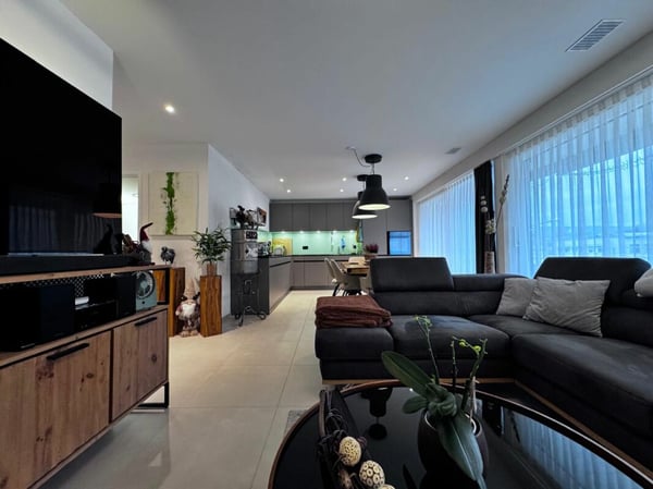 Exklusive, moderne 3.5-Zimmer-Attikawohnung mit grosser Terrasse & Waschturm 2