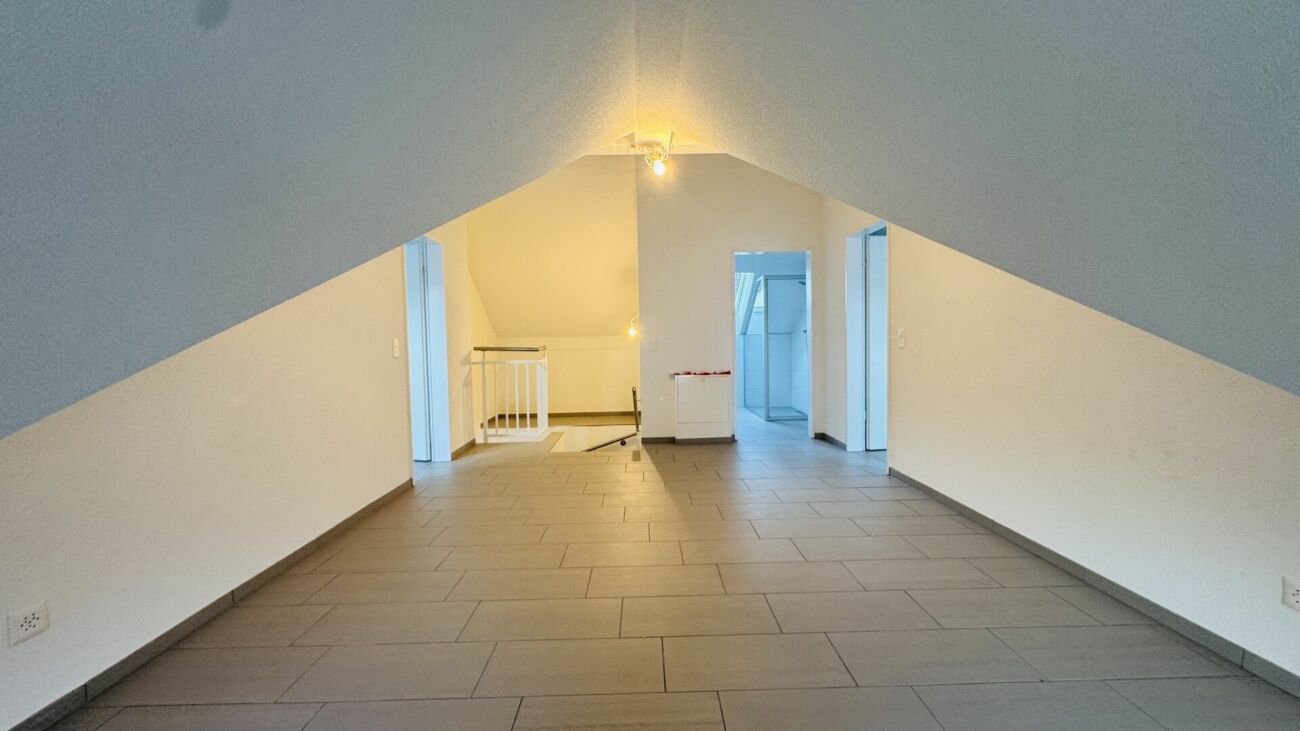 4.5-Zimmer-Maisonette mit Balkon, 2 Nasszellen, 2 Tiefgaragenplätzen, Waschturm und Keller