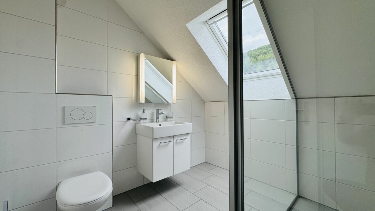 4.5-Zimmer-Maisonette mit Balkon, 2 Nasszellen, 2 Tiefgaragenplätzen, Waschturm und Keller