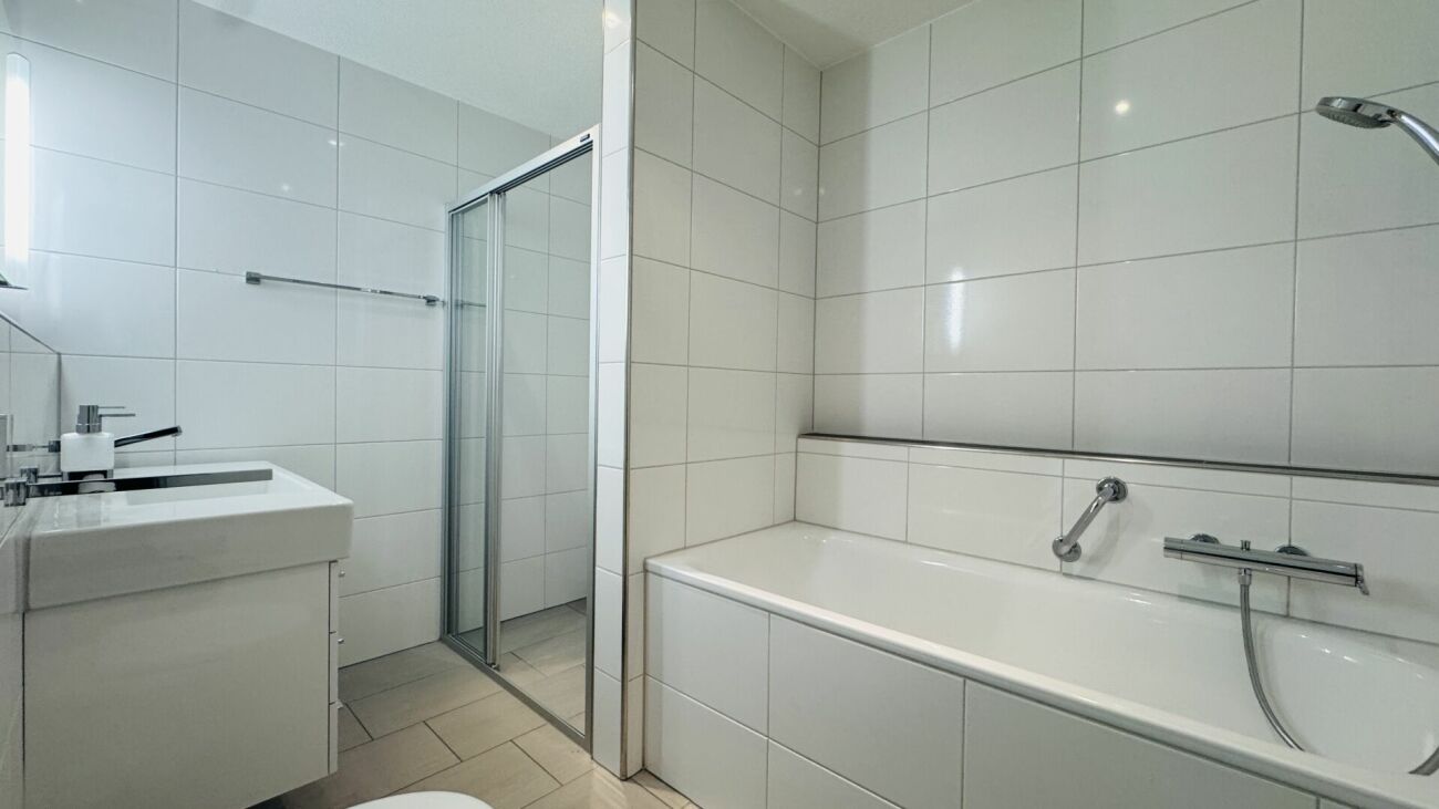 4.5-Zimmer-Maisonette mit Balkon, 2 Nasszellen, 2 Tiefgaragenplätzen, Waschturm und Keller