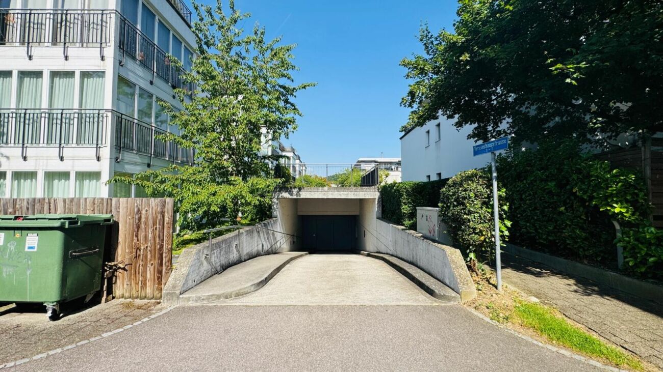 SICHER PARKIEREN - AUTOEINSTELLHALLENPLATZ NR. 26 IN PRATTELN ZU VERKAUFEN