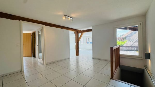 5-Zimmer-Wohnung mit mehreren Terrassen und ein Parkplatz inklusive 4