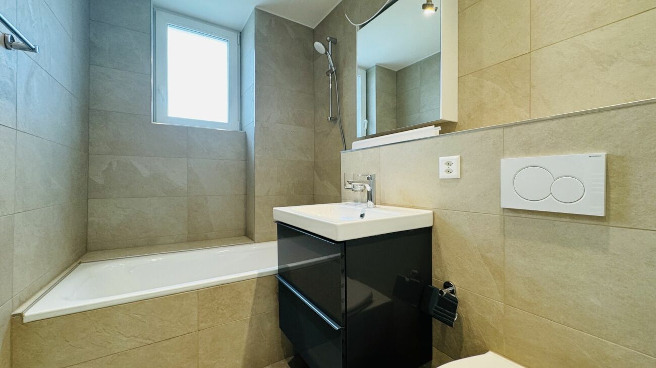 Schöne 2.5-Zimmerwohnung im 2. OG (w4) mit Balkon, eigener Waschmaschine und Kellerabteil