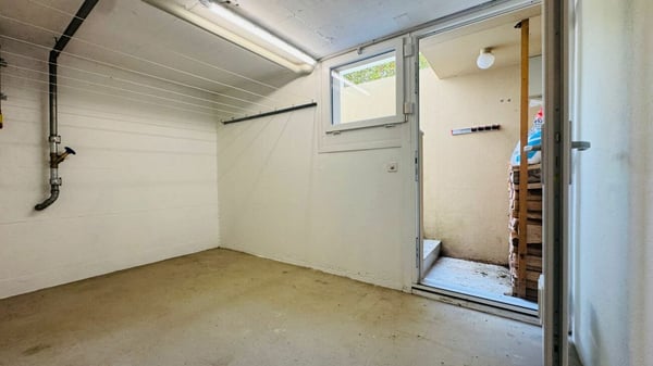 SCHÖNES 6.5-ZIMMER-DOPPEL-EINFAMILIENHAUS MIT WINTERGARTEN, GARTEN & PARKIERUNG AN TOPLAGE 20