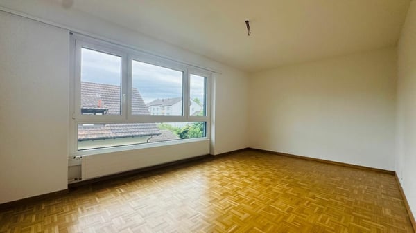 Totalsanierte 2.5-Zimmer-Wohnung mit Hobbyraum, Balkon, Estrich, Keller und Tiefgaragenplatz 8