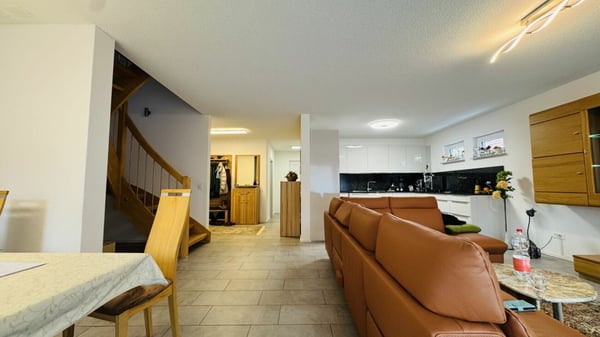 Top 3-Familienhaus im Eigentumsstandard mit 15 Parkplätzen, Werkstatt & Schopf in Zunzgen 5