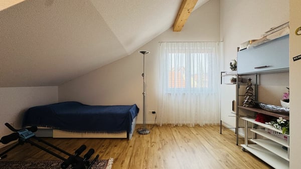 Top 3-Familienhaus im Eigentumsstandard mit 15 Parkplätzen, Werkstatt & Schopf in Zunzgen 13