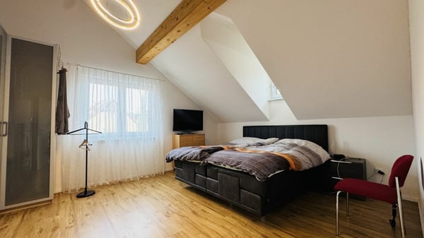 Top 3-Familienhaus im Eigentumsstandard mit 15 Parkplätzen, Werkstatt & Schopf in Zunzgen 8
