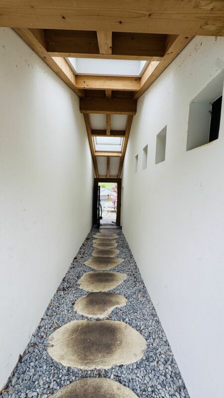 Exklusives Anwesen mit Villa, Nebenhaus, separater Wohneinheit, Praxis, Einstellhalle, Pool u. v. m.