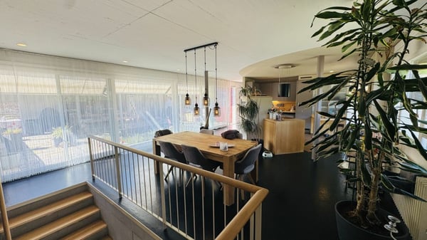 6.5-Zimmer-Architektenhaus mit Pool, Garagenbox, 3 Parkplätzen und Weitsicht 19