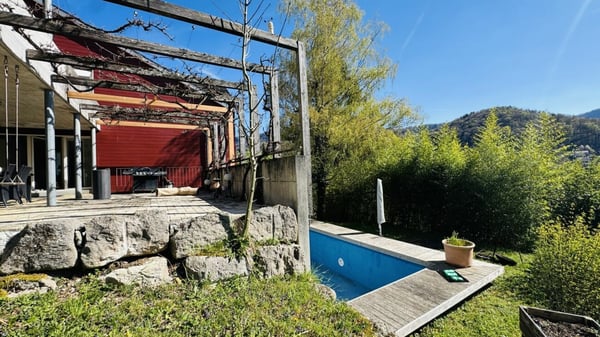 6.5-Zimmer-Architektenhaus mit Pool, Garagenbox, 3 Parkplätzen und Weitsicht 37