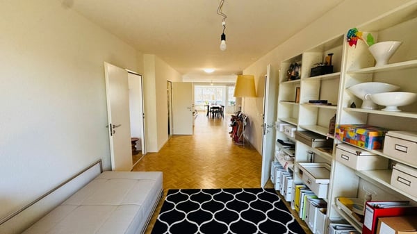Komplett sanierte 3.5-Zimmerwohnung mit 2 Bädern, 2 Balkonen und 1 Tiefgaragenplatz 7