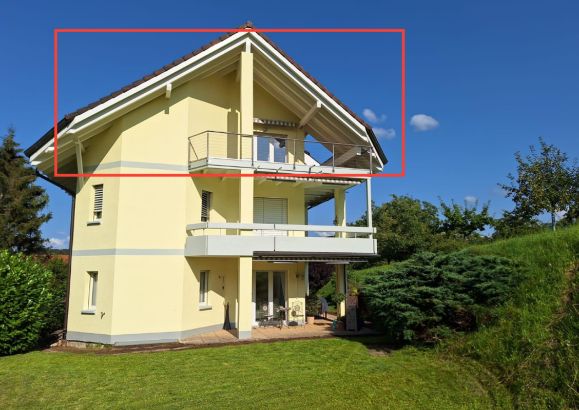 4.5-Dachwohnung, 2 Terrassen, ca. 32 m² Aussenfläche, schöner Aussicht und garagenbox