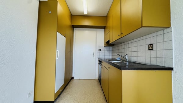 Gemütliche 3.5-Zimmer-Wohnung mit Balkon, Lift, Keller und ca. 80 m² Wohnfläche 4