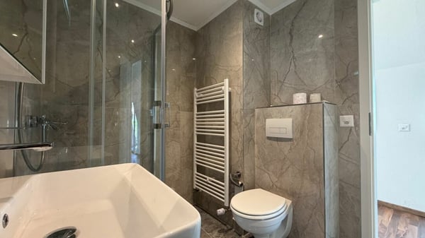 Helle 5-Zimmer-Maisonettewohnung mit grosser Terrasse in Gelterkinden 8