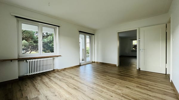 Charmante 3.5-Zimmer Gartenwohnung mit Renovierungen, Sitzplatz und schönem Garten 10
