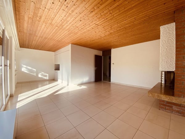 Gepflegtes 5.5-Zimmer Doppelhaus mit Garten, Garage und Parkplatz 6