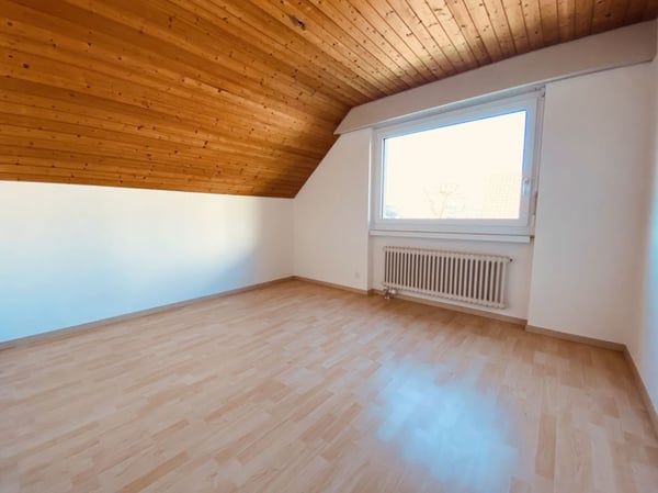 Gepflegtes 5.5-Zimmer Doppelhaus mit Garten, Garage und Parkplatz 9