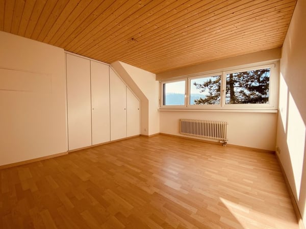 Gepflegtes 5.5-Zimmer Doppelhaus mit Garten, Garage und Parkplatz 10