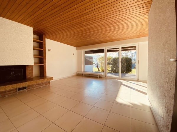 Gepflegtes 5.5-Zimmer Doppelhaus mit Garten, Garage und Parkplatz 7