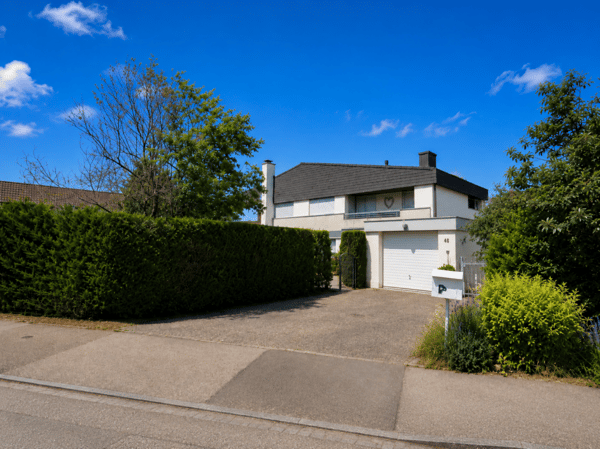 5½-Zimmer-Doppelhaushälfte mit sonnigem Garten an begehrter Wohnlage