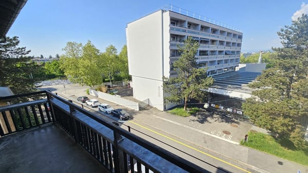Grosszügige, sanierte 2.5-Zimmerwohnung mit Balkon, Waschturm & Keller - ohne Lift, in Basel 10