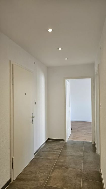 Grosszügige, sanierte 2.5-Zimmerwohnung mit Balkon, Waschturm & Keller - ohne Lift, in Basel 9